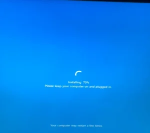 PC/laptop stuck at the Windows 11 logo screen during boot, or a "This PC doesn't meet the minimum system requirements" message